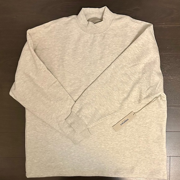 Off-White Relaxed Sweatshirt - Picture 2 of 5